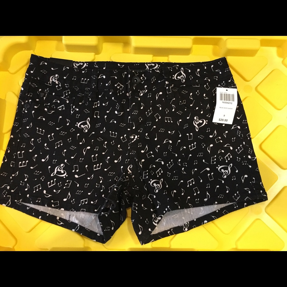 music note shorts
